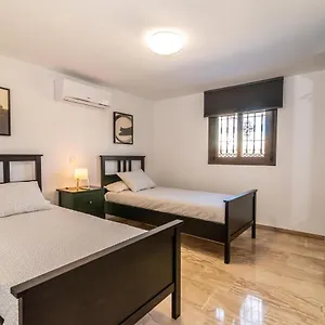 https://villa-paradise.hotelsinnerja.org