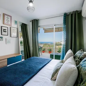 https://the-bluebird.tenerifehoteles.net